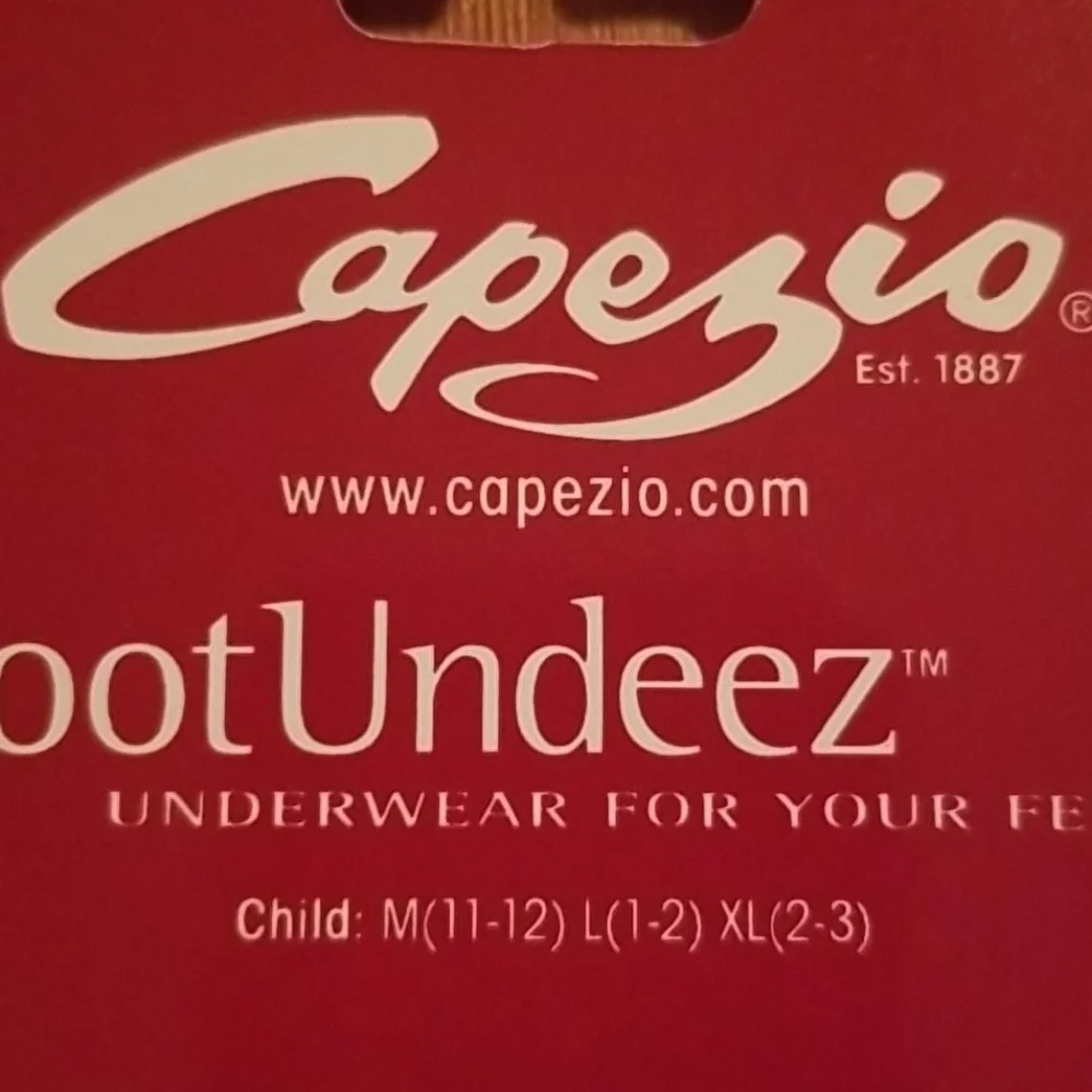 New Capezio Black Footundeez Yoga Dance Half Soles